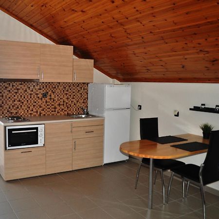 Mari-Christi Apartments Poros  Buitenkant foto