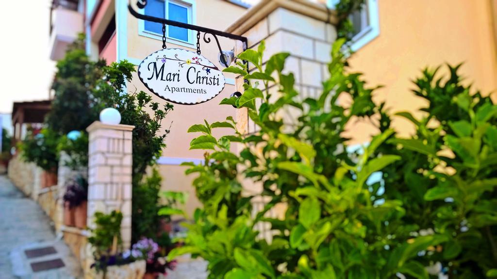 Mari-Christi Apartments Poros  Buitenkant foto