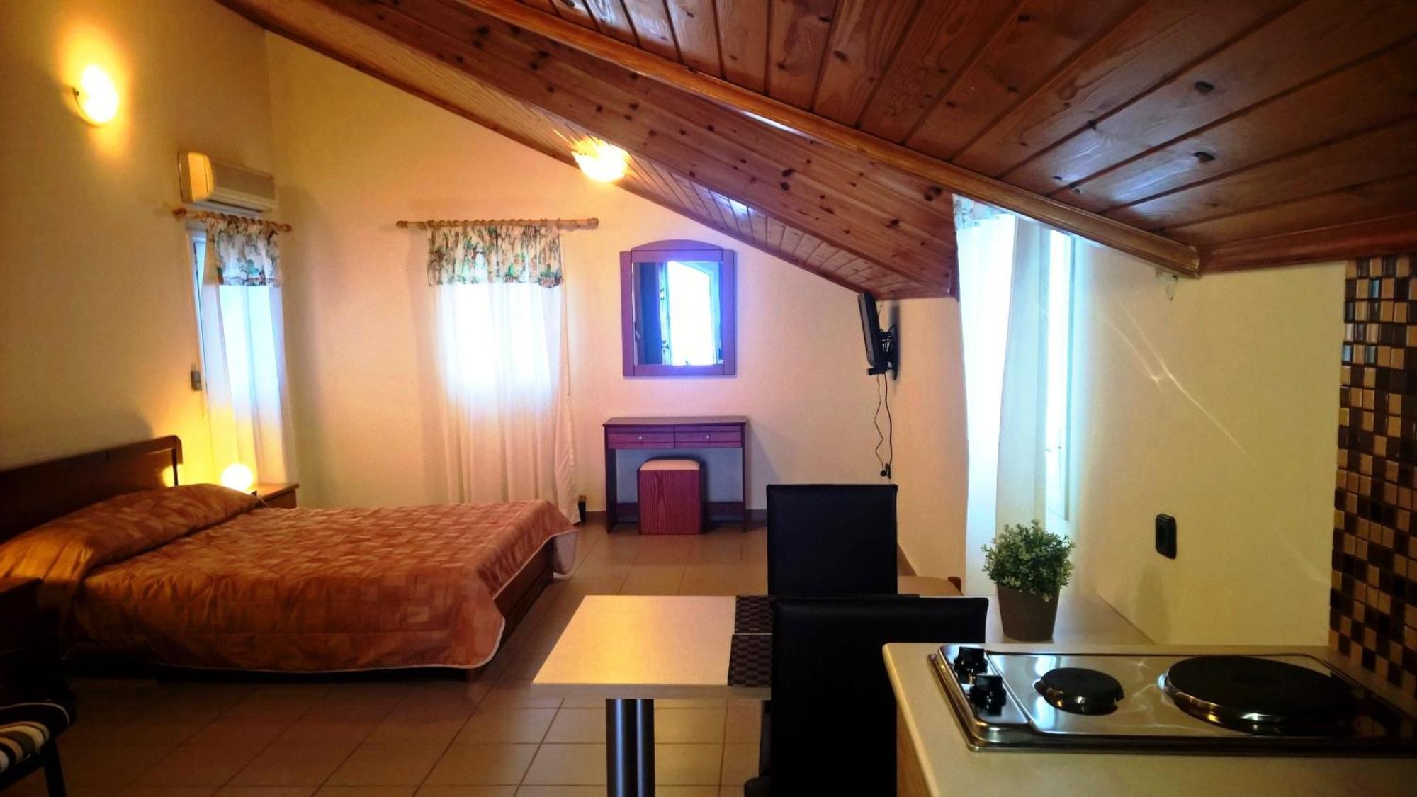 Mari-Christi Apartments Poros  Kamer foto