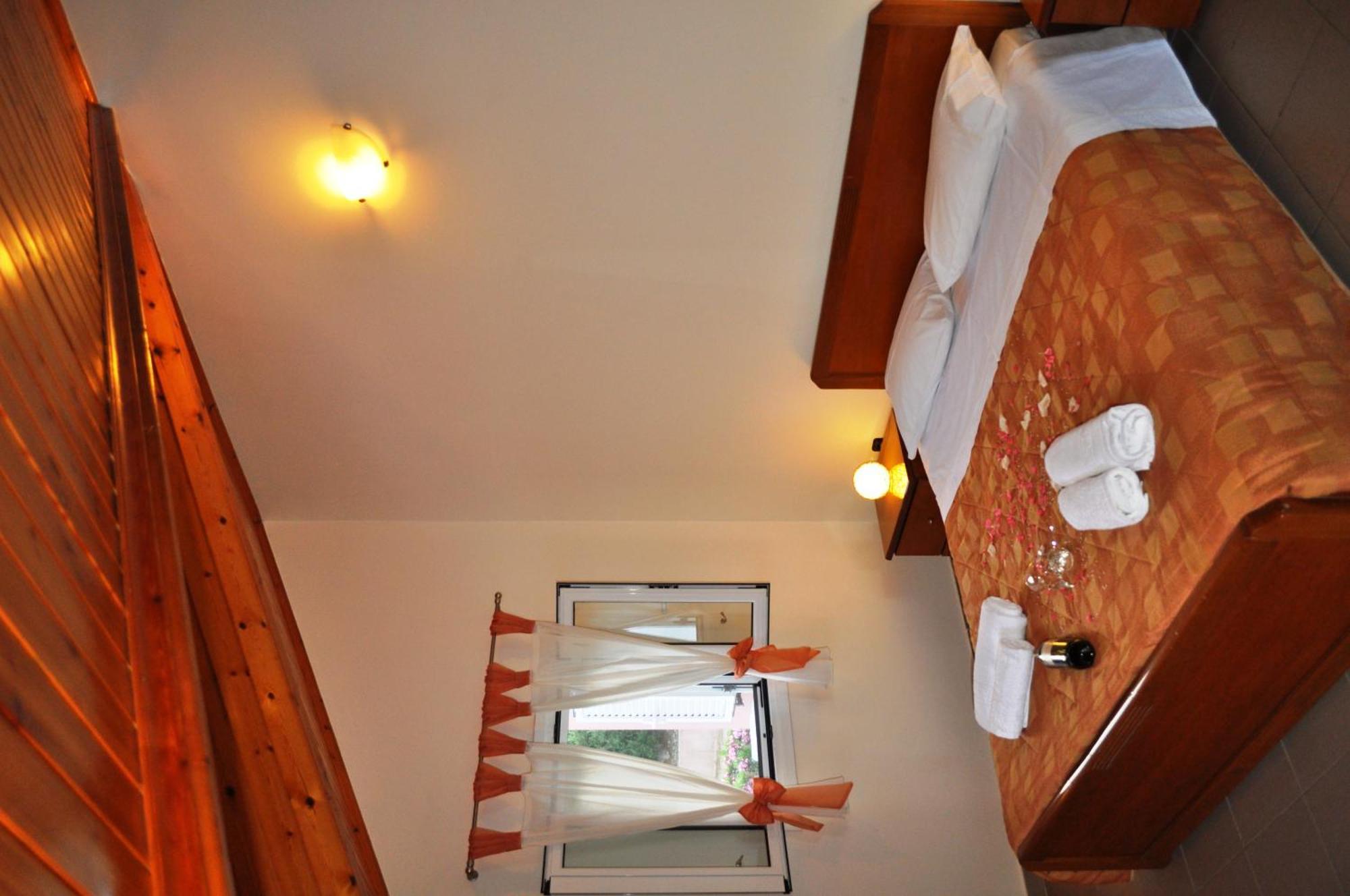 Mari-Christi Apartments Poros  Kamer foto