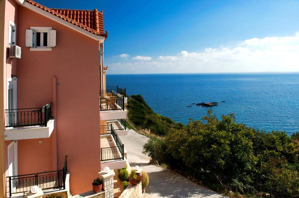 Mari-Christi Apartments Poros  Buitenkant foto