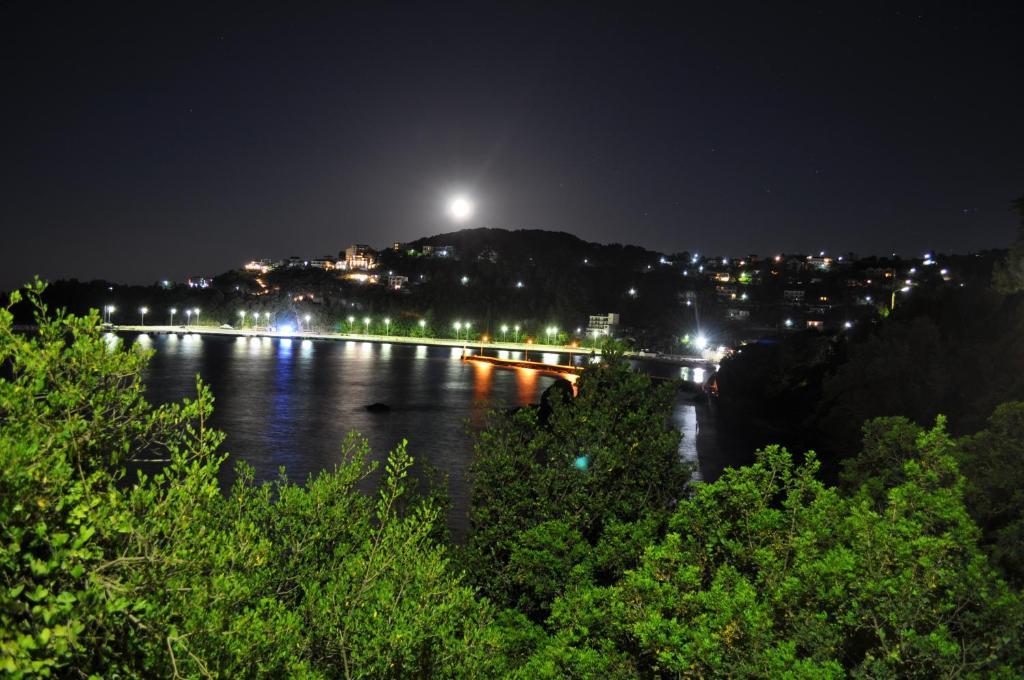 Mari-Christi Apartments Poros  Buitenkant foto